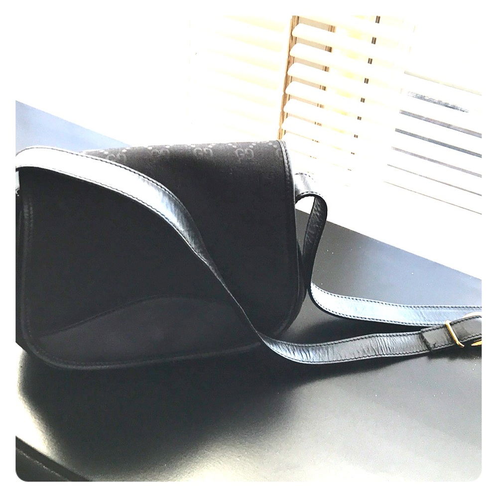 Black small Gucci bag